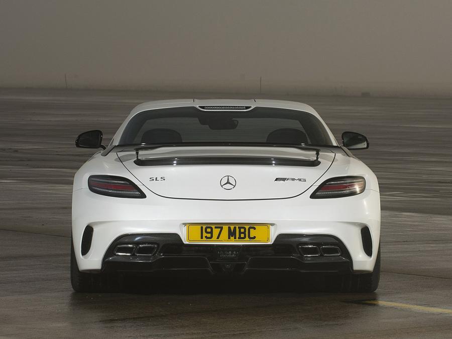  Mercedes-Benz SLS AMG Black Series 2013 года  (UK) (фото 13 из 16)